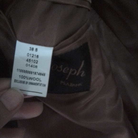 38s Slim Fit Jos.A.Banks 2 piece suit - Picture 3 of 5